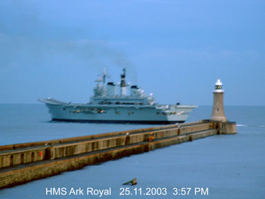 Ark Royal leaving the Tyne. 25.11.2003 3:56 PM