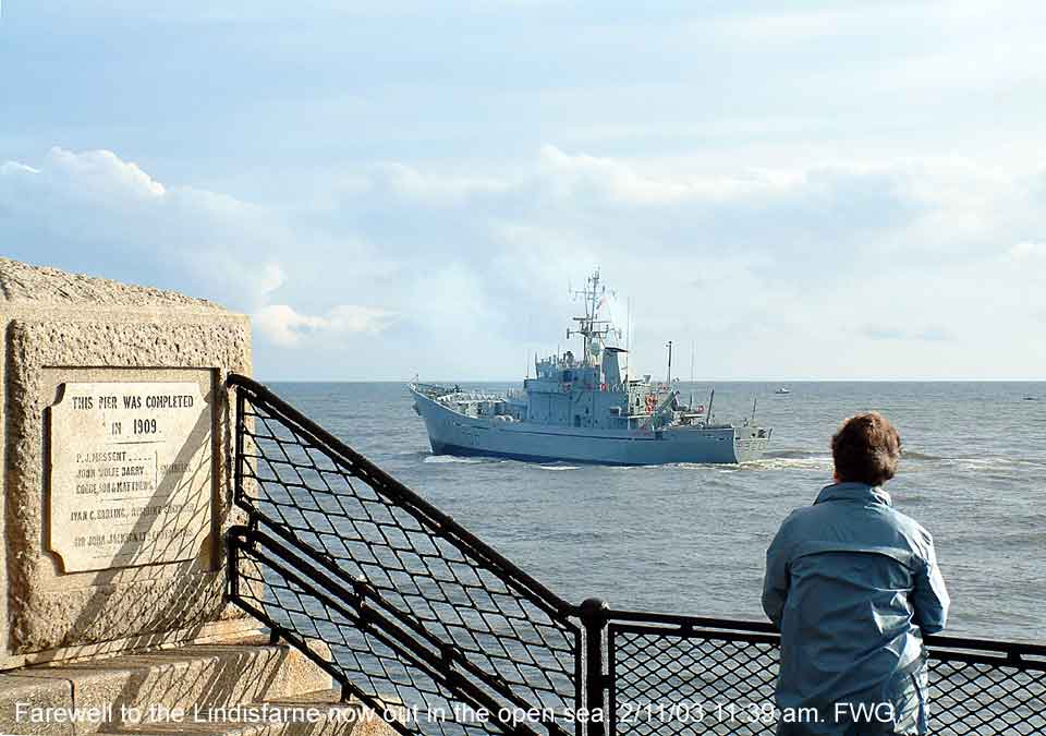HMS Lindisfarne sails out of the river Tyne for the last time. 2 Nov 03. 11:39am